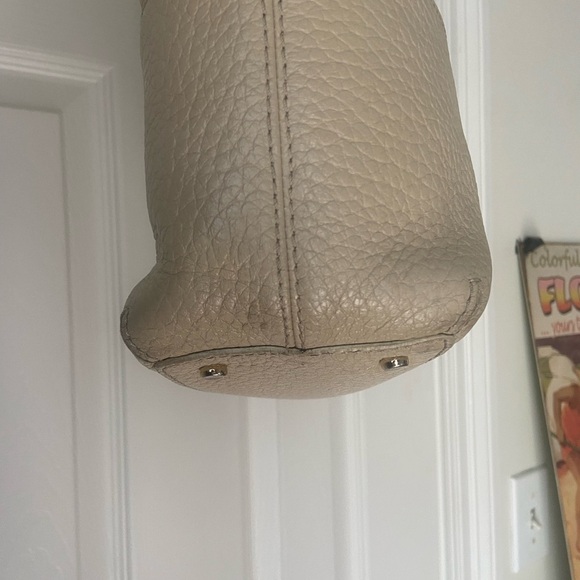 Kate Spade Grove Court Michelle pebbled leather tan yellow expanding tote bag - Picture 3 of 16